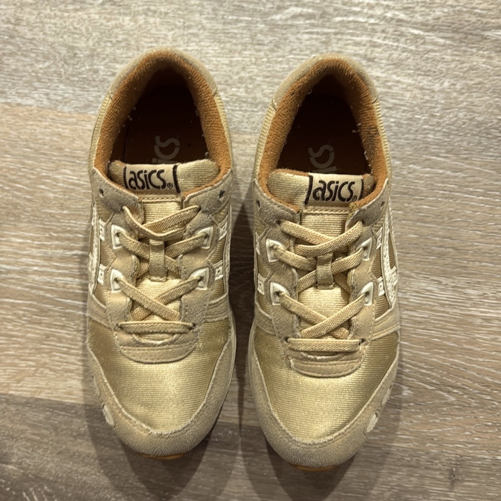 ASICS kids sneakers US size 1
